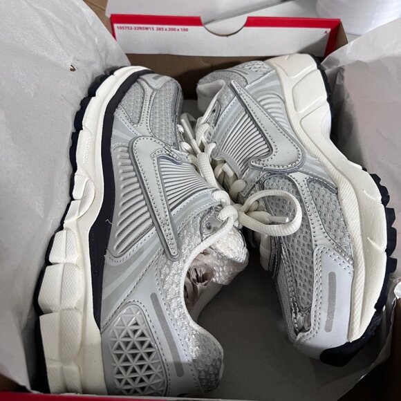 Nike Vomero 5 Limited Edition - Picture 6 of 10